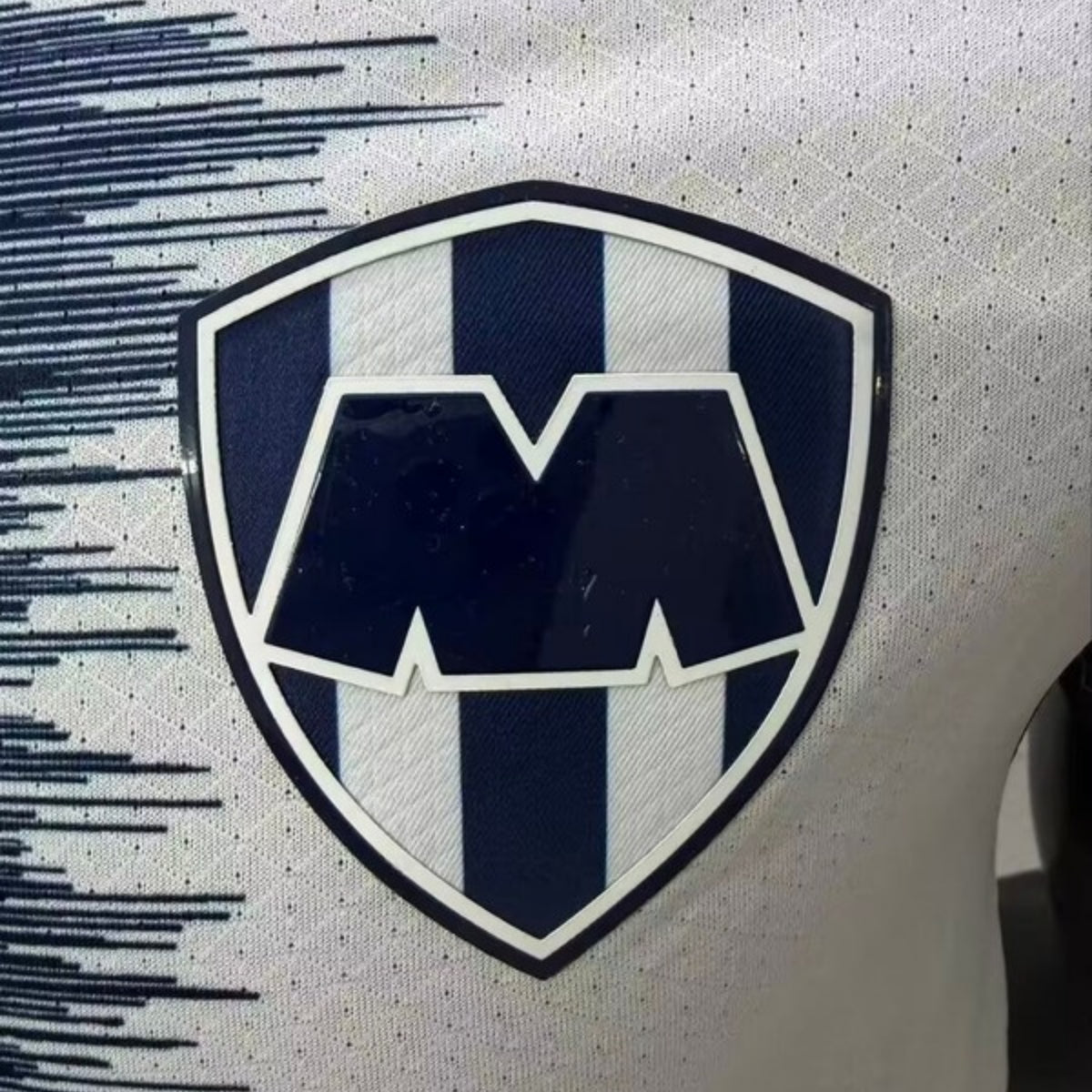 Monterrey 2026 Visita Edición Jugador - detalle escudo