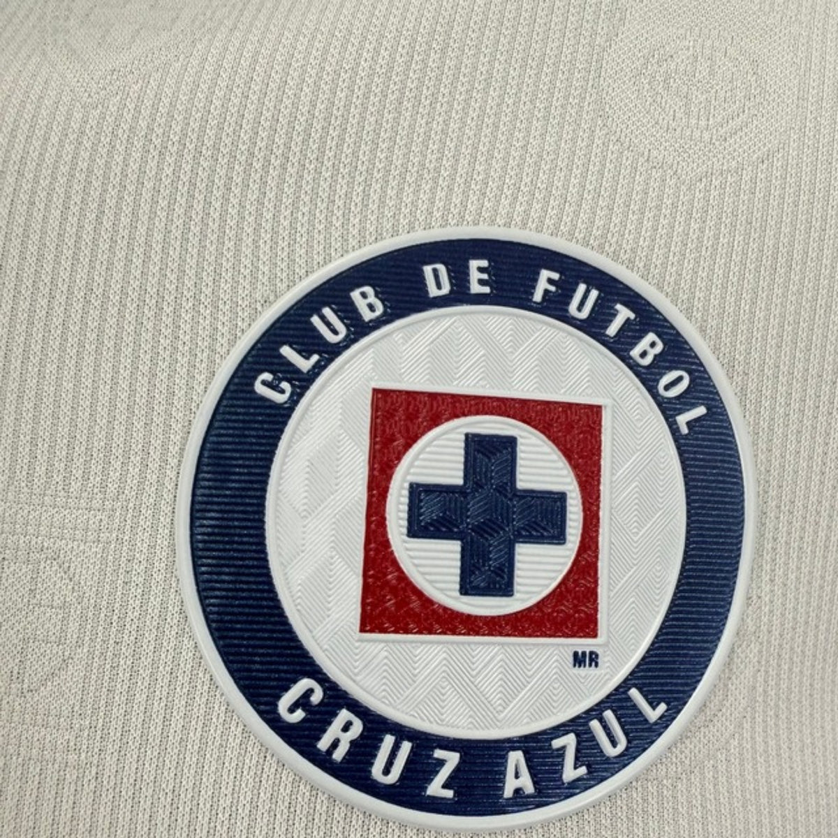 Cruz Azul 2026 Visita Edición Jugador - detalle escudo